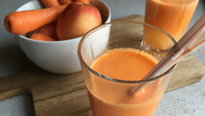 Gulerodsjuice med appelsin, ingefær og æble